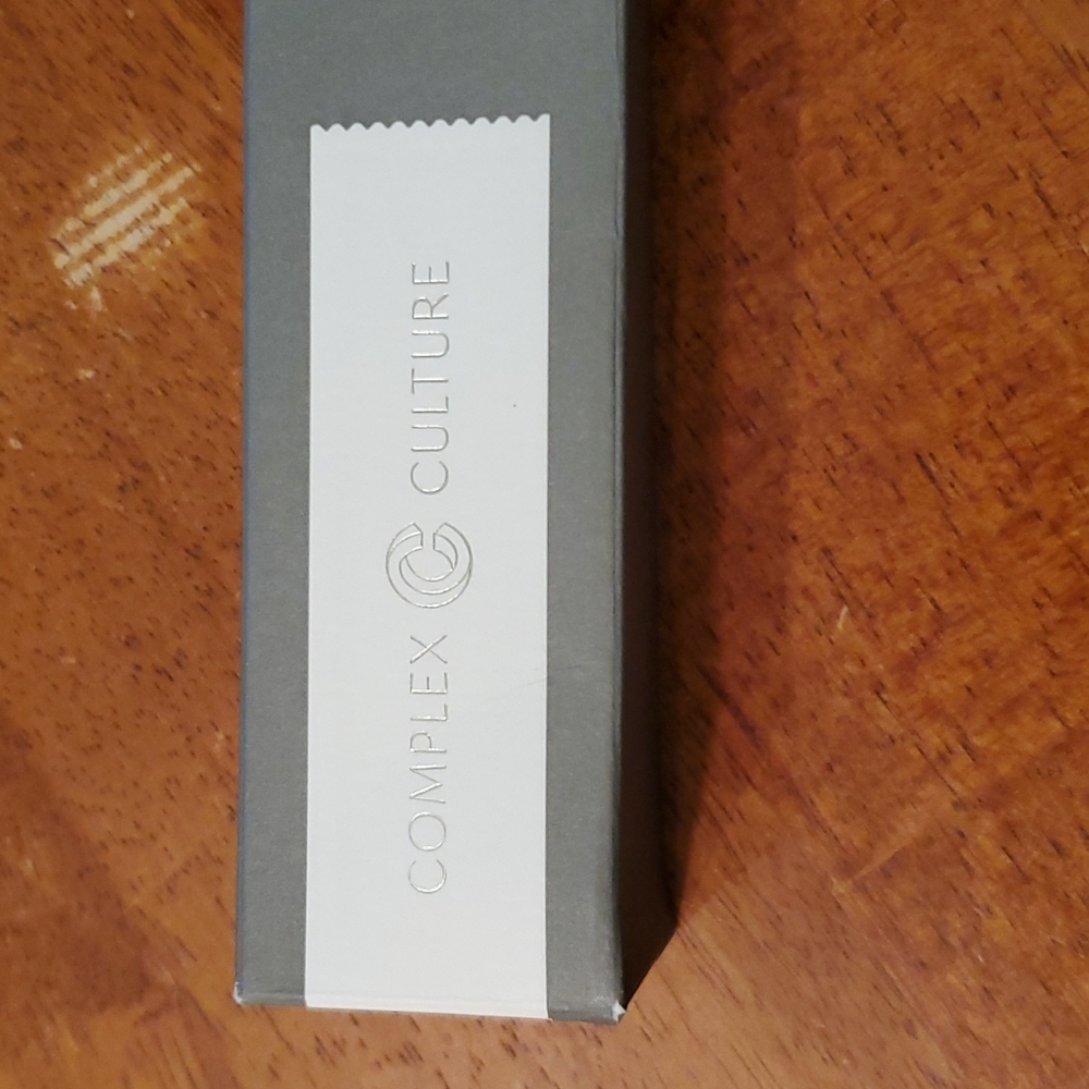 Complex culture check chiseler blush brush